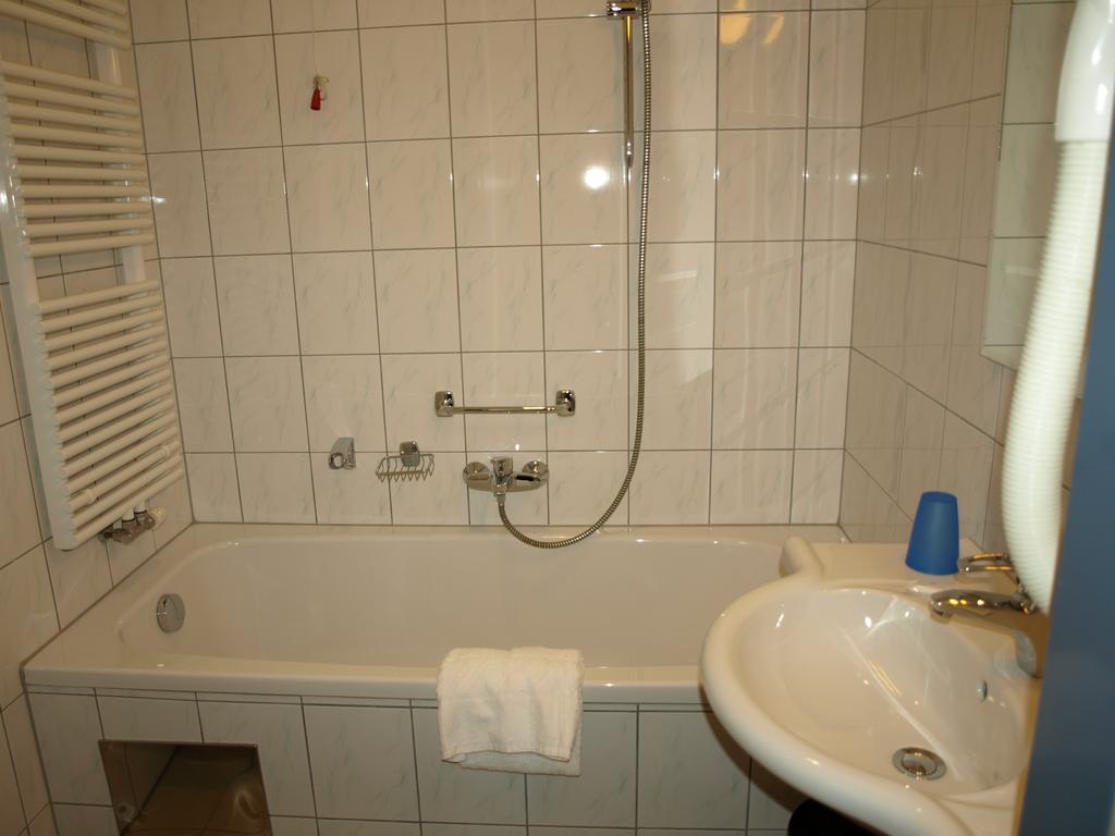 Hotel Stalehner Виена Стая снимка