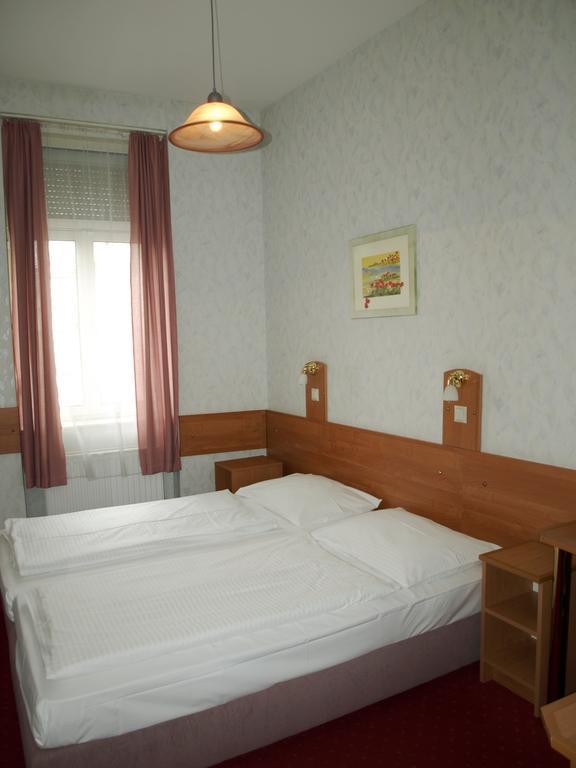 Hotel Stalehner Виена Стая снимка