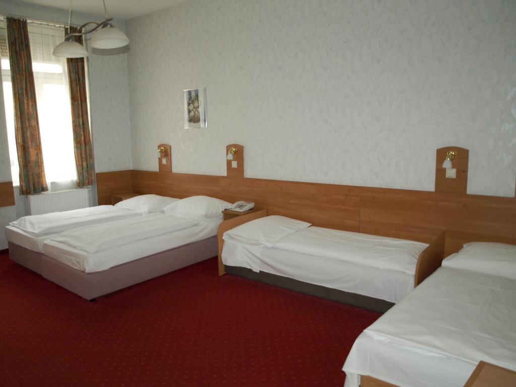 Hotel Stalehner Виена Стая снимка