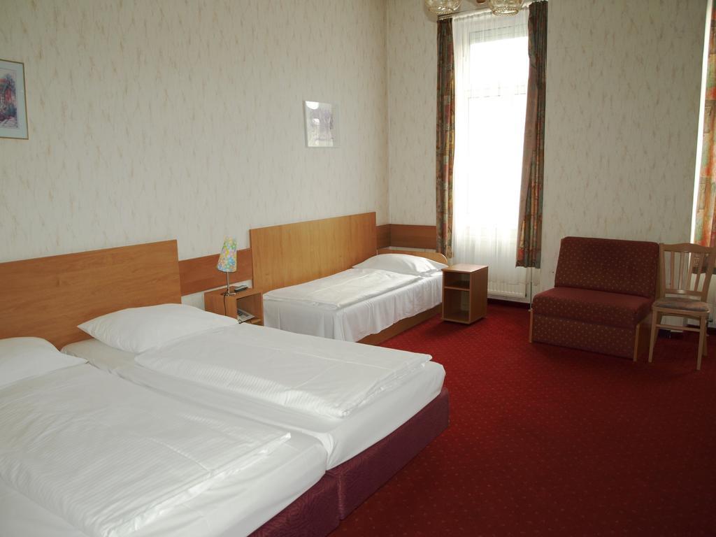 Hotel Stalehner Виена Стая снимка
