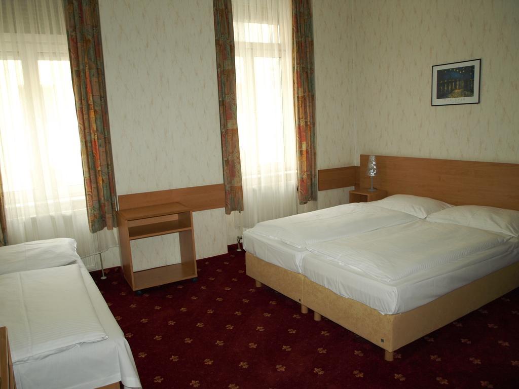 Hotel Stalehner Виена Стая снимка