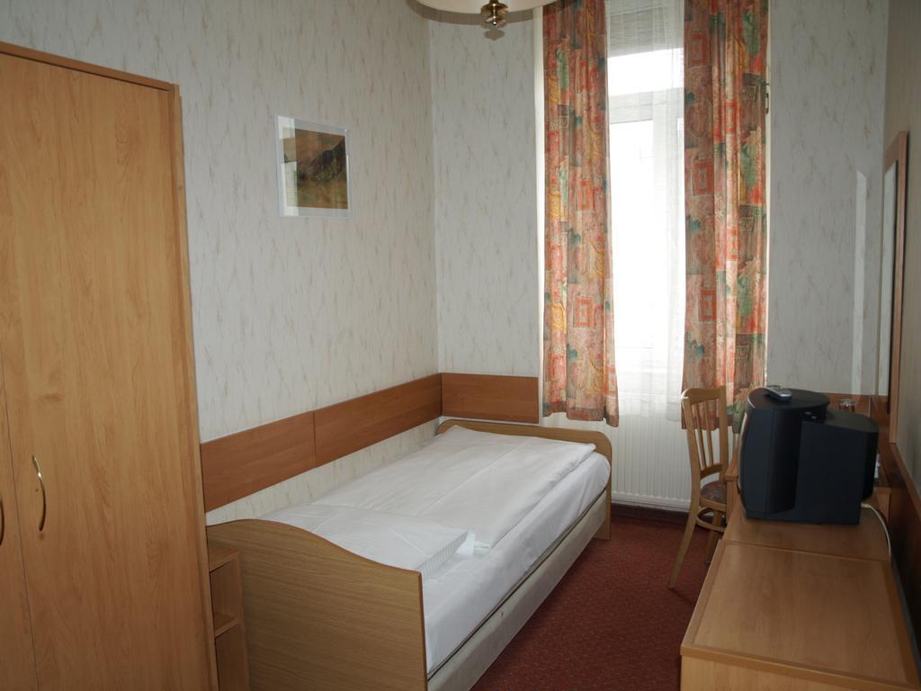 Hotel Stalehner Виена Стая снимка